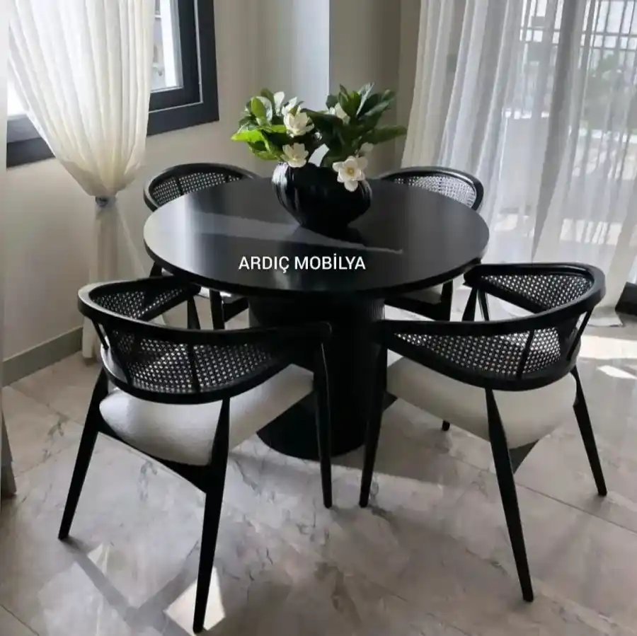 4 Kişilik Masa Sandalye Takımlarıyla Dekorasyonunuzu Yenileyin ve Modernleştirin