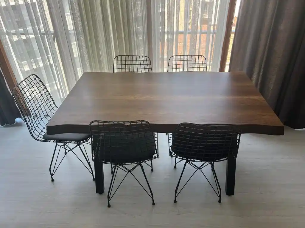 4 Kişilik Masa Seçiminde Dekorasyon ve Fonksiyonellik Rehberi