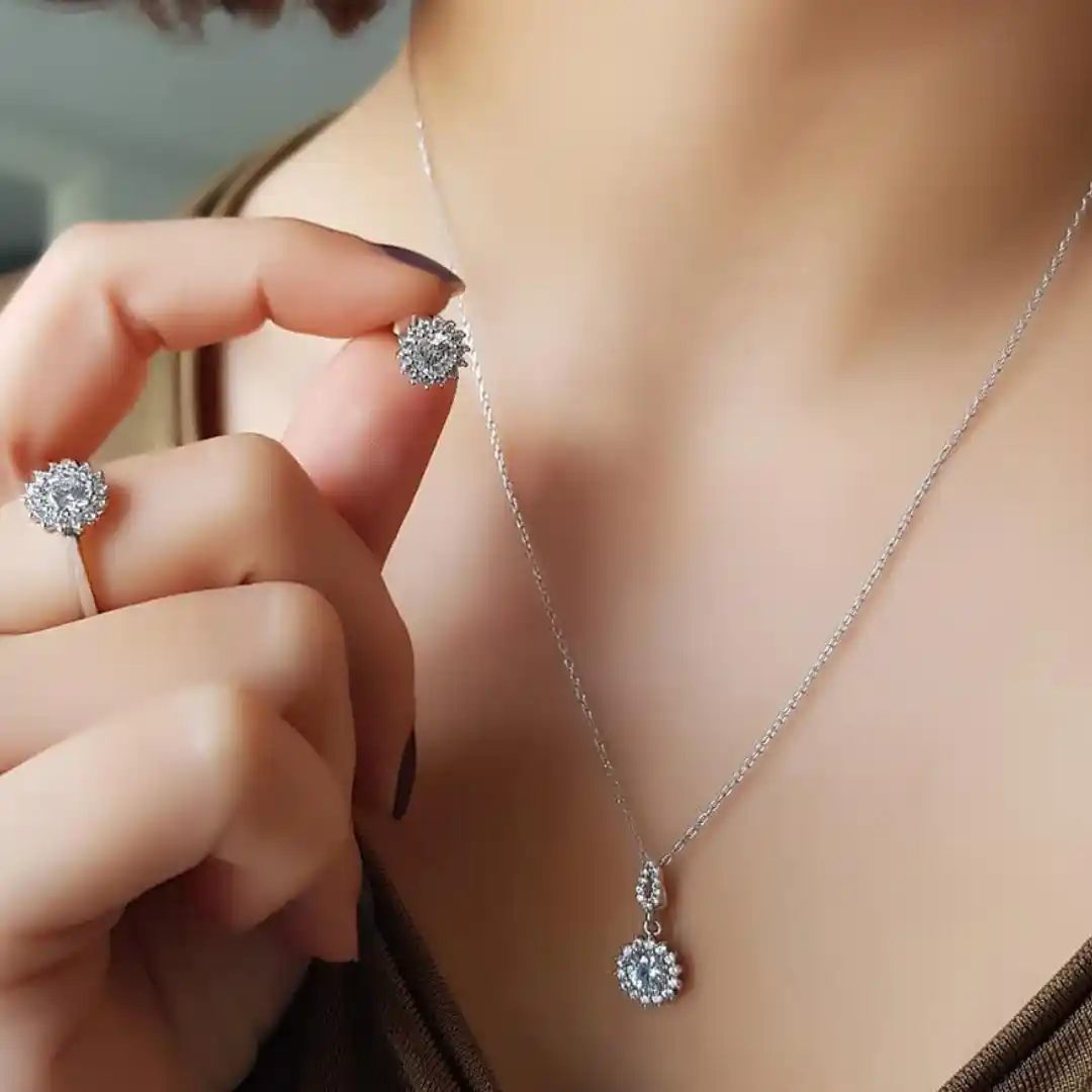 4'lü Gümüş Setlerle Dekorasyonda Zarafet ve Şıklık Yaratmanın Yolları