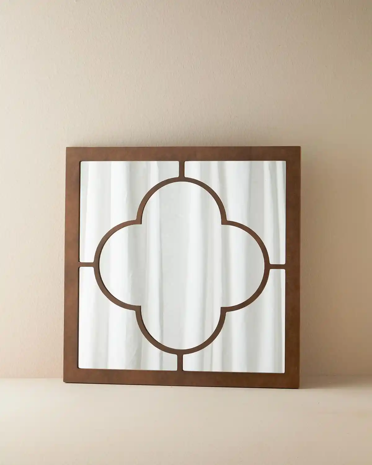 50x50 Ayna Dekorasyonunda Modern ve Şık Kullanım İpuçları ve Faydaları