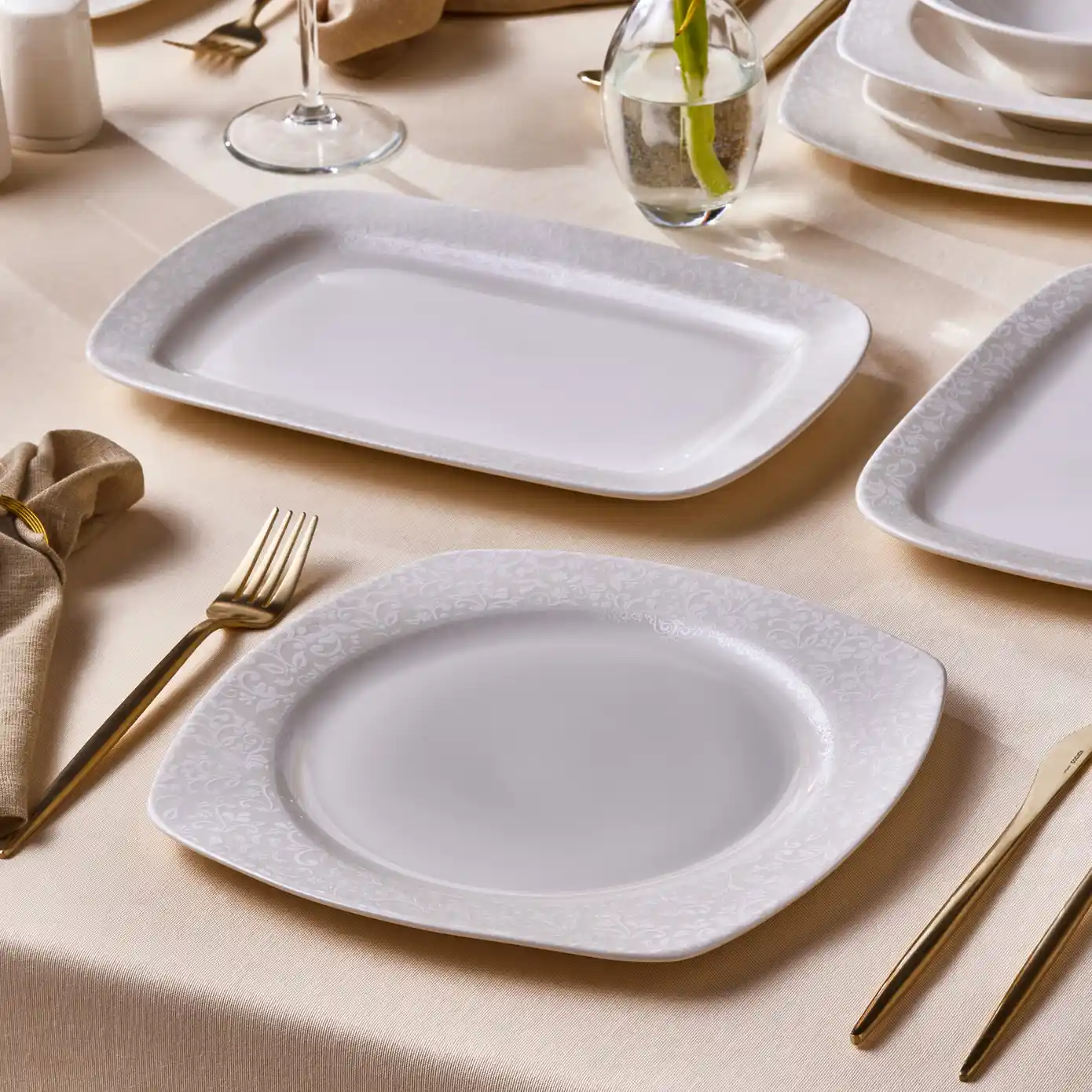 57 Parça Yemek Takımı ile Şık ve Fonksiyonel Sofralar Yaratın