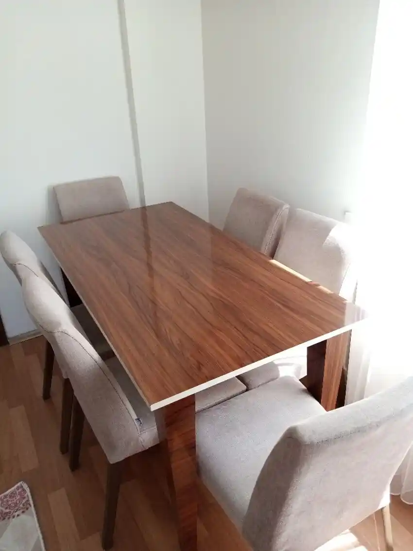 6 Kişilik Masa Seçimi ve Dekorasyon İpuçlarıyla Ev Dekorasyonunuza Şıklık Katın