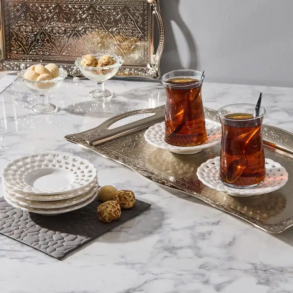 6'lı Porselen Çay Tabağı ile Ev Dekorasyonunuza Zarif Dokunuşlar Ekleyin