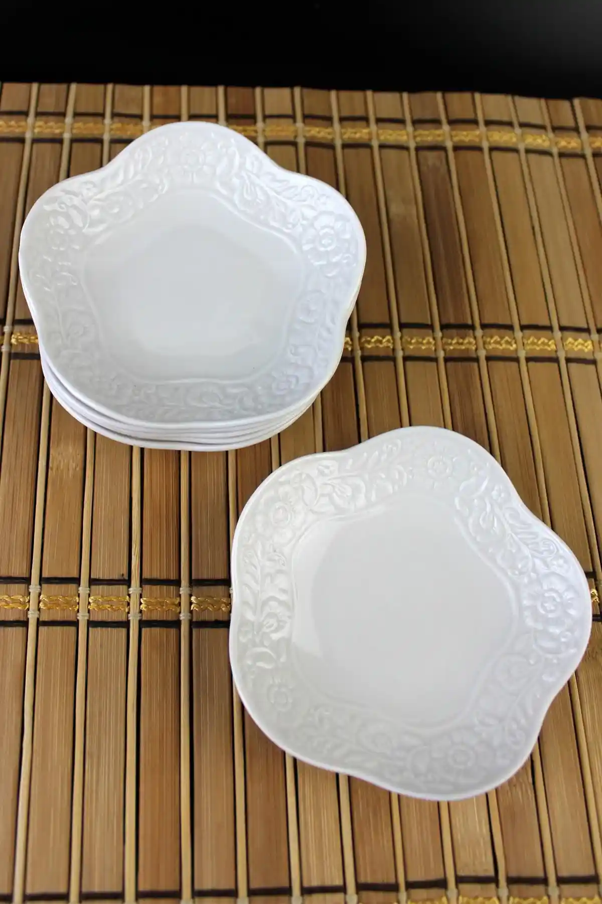 6'lı Porselen Tabaklar ile Şık ve Fonksiyonel Dekorasyon Önerileri