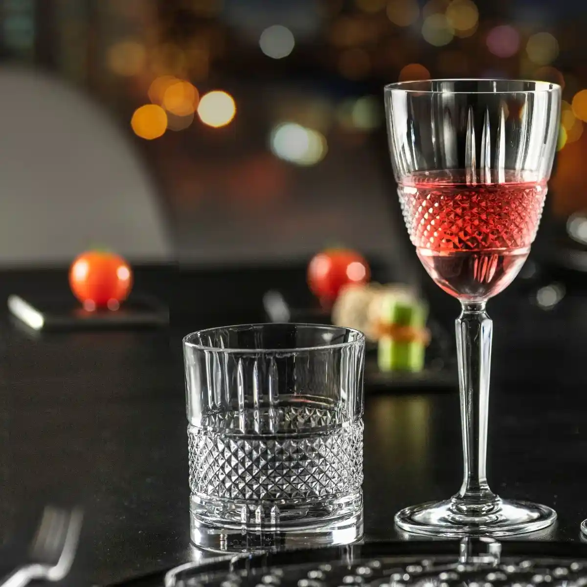 6’lı Kadeh Setleri ile Dekorasyonda Şıklık ve İşlevsellik Sağlama Rehberi