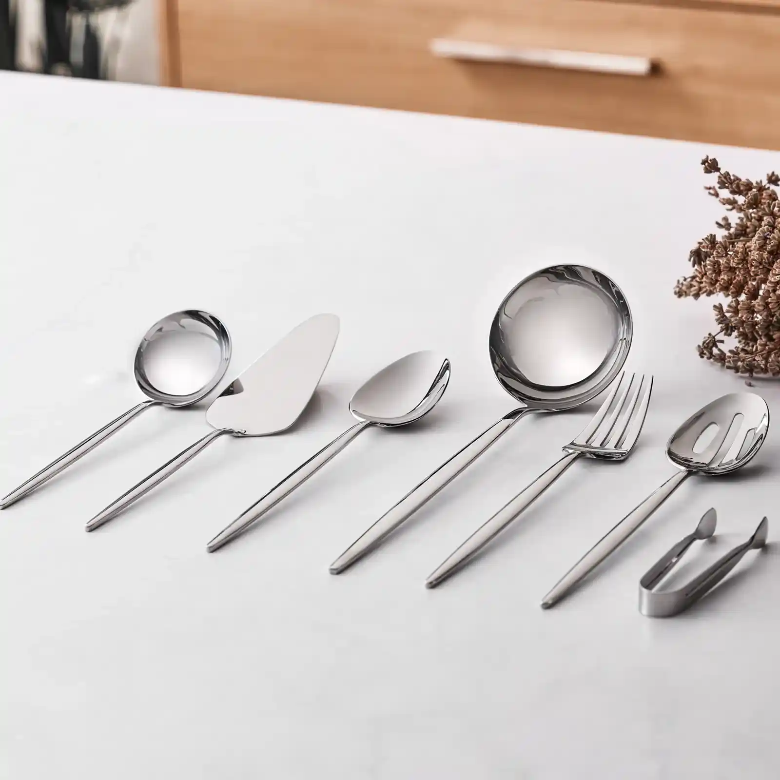 7 Parça Servis Setleri ile Ev Dekorasyonunuzu Şık ve İşlevsel Hale Getirin