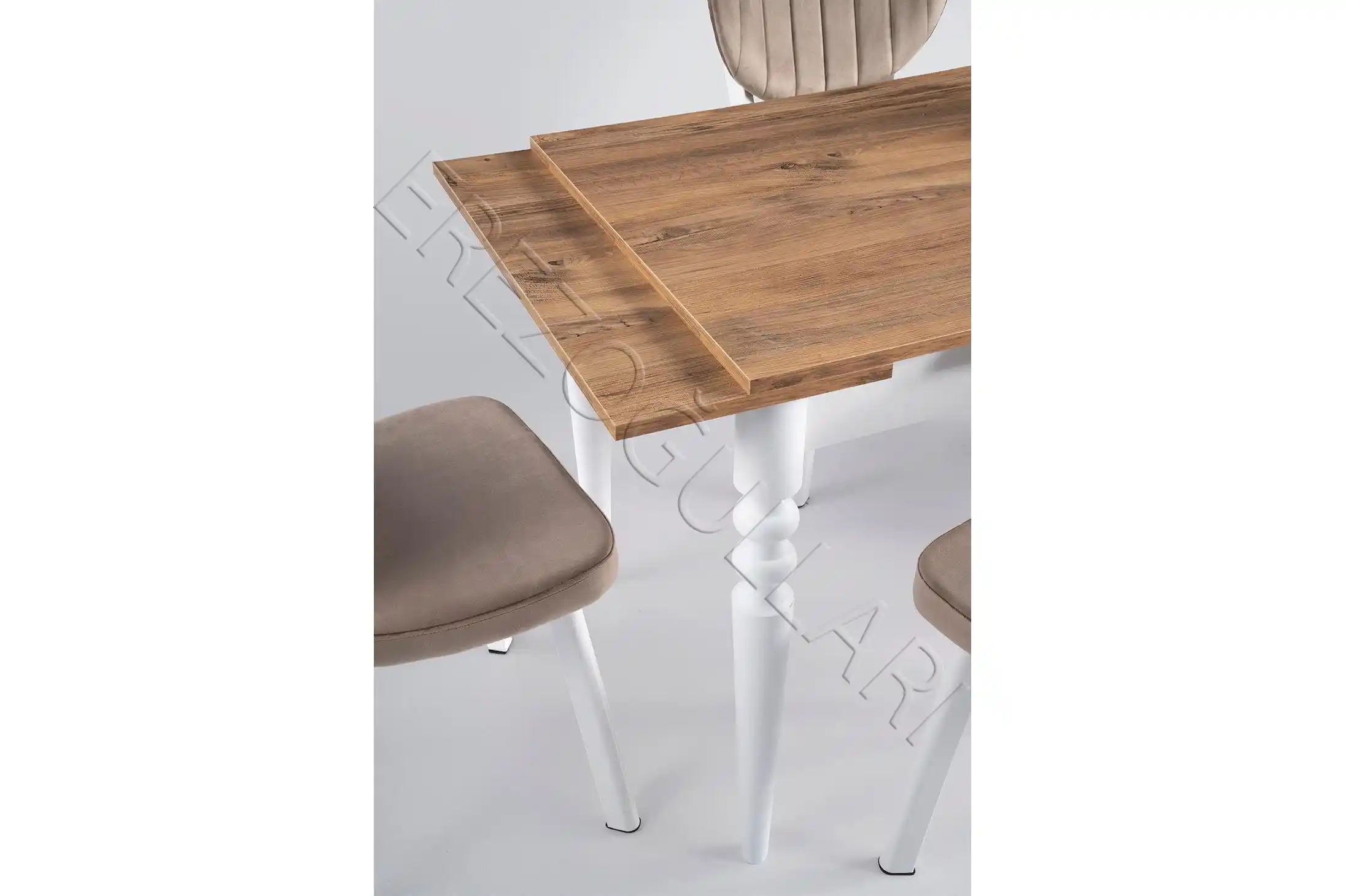 70x110 Mutfak Masası Seçenekleri: Estetik ve Fonksiyonellik İçin En İyi Modeller