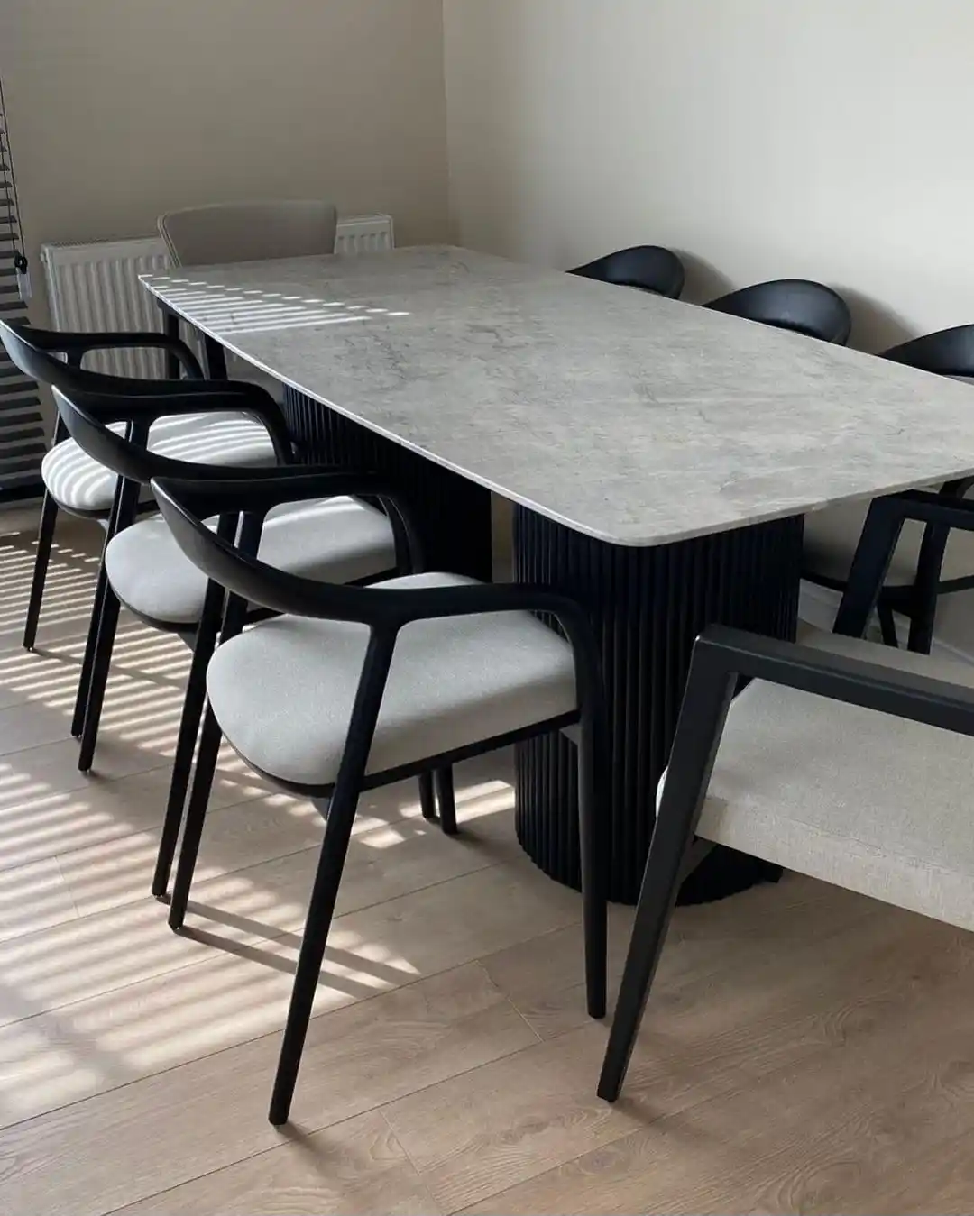 8 Kişilik Yemek Masası Modelleri ve Seçim İpuçları Güncel Trendler