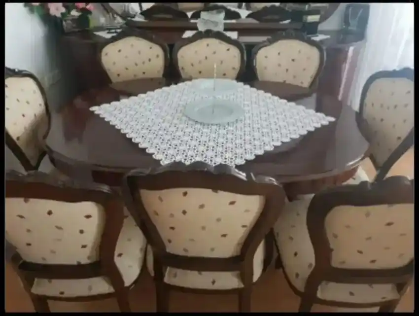 8'li Yemek Masası Takımı Seçerken Dekorasyon ve Fonksiyonellik İpuçları