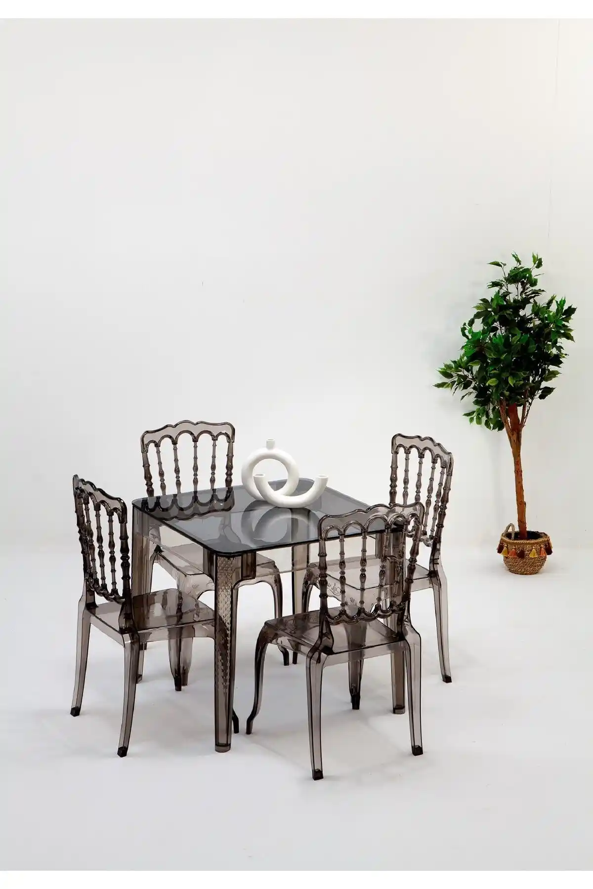 80x80 Masa Dekorasyonuyla Mekânlarınızı Şık ve Fonksiyonel Hale Getirin