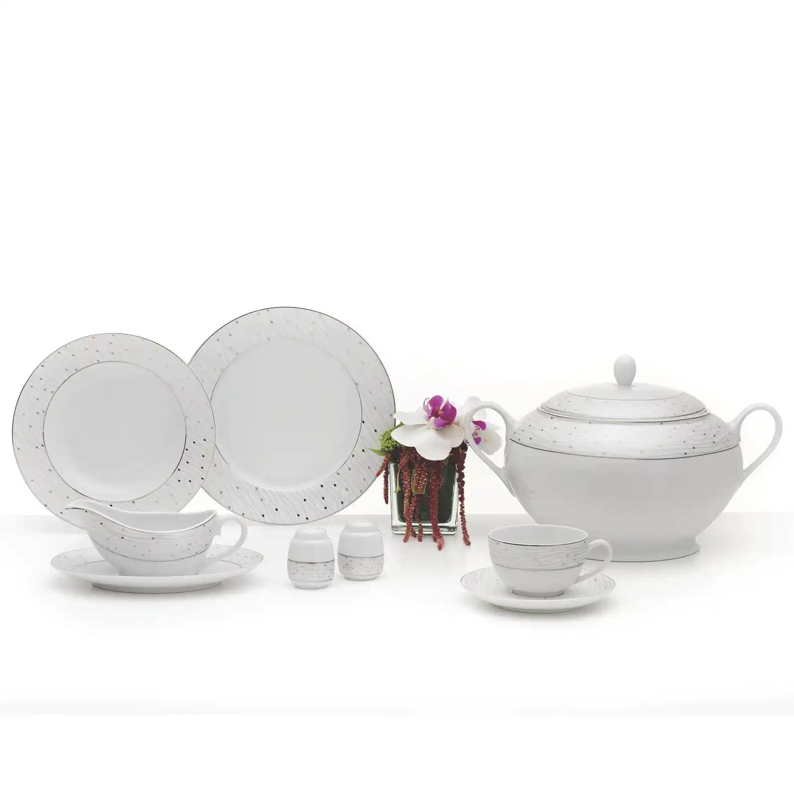 84 Parça Yemek Takımı ile Dekorasyonunuzu Şıklık ve İşlevsellikle Zenginleştirin