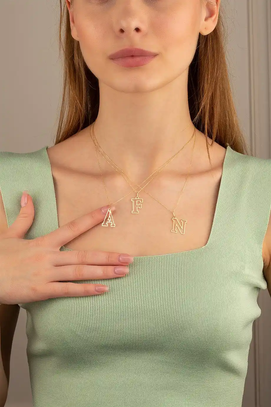 A Harfi Kolye Ucu: Kişisel Tarz ve Dekorasyon İçin Şık ve Anlamlı Seçenekler