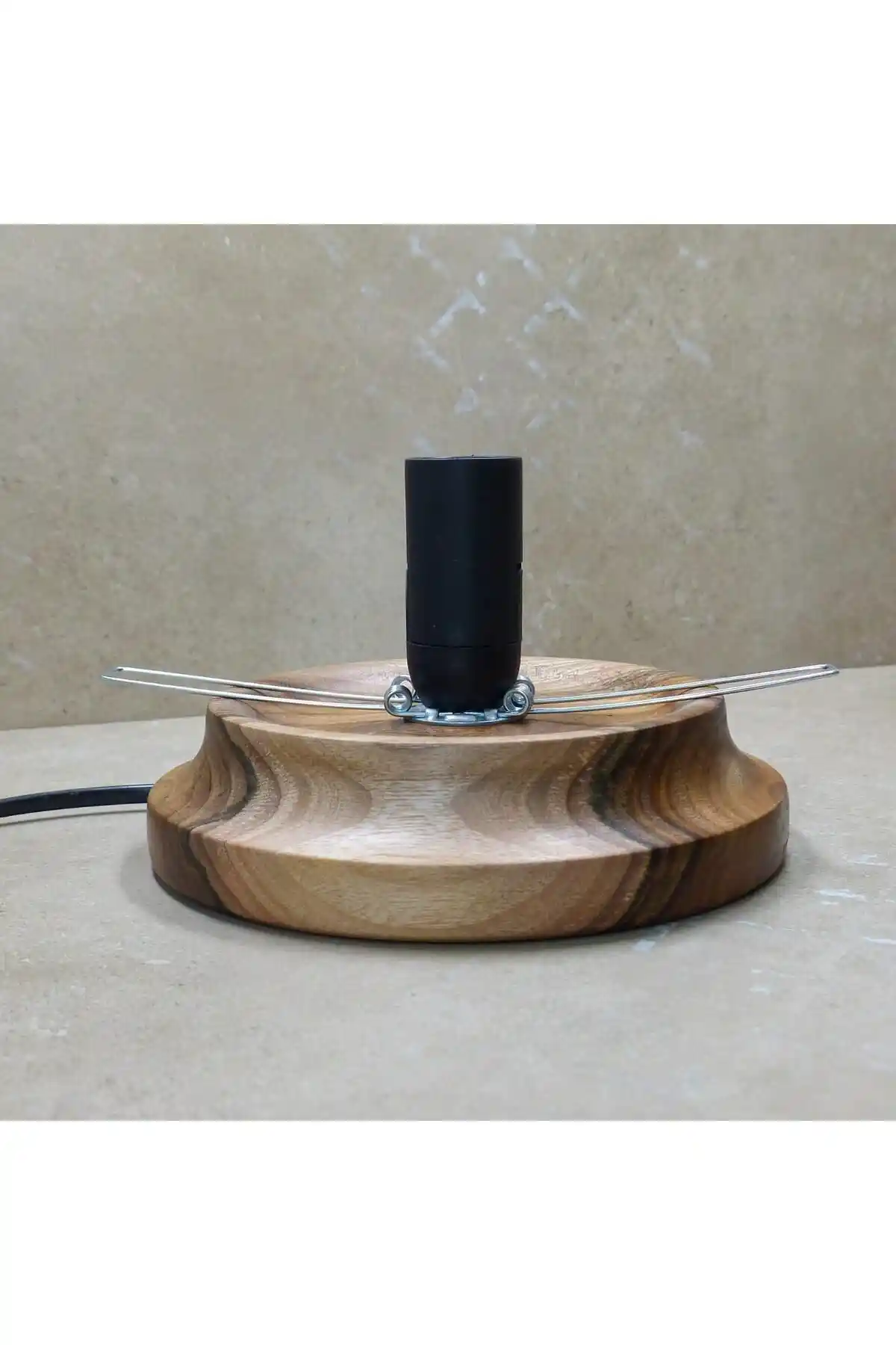 Abajur Altlığı Seçenekleri ve Dekorasyonda Kullanım İpuçları