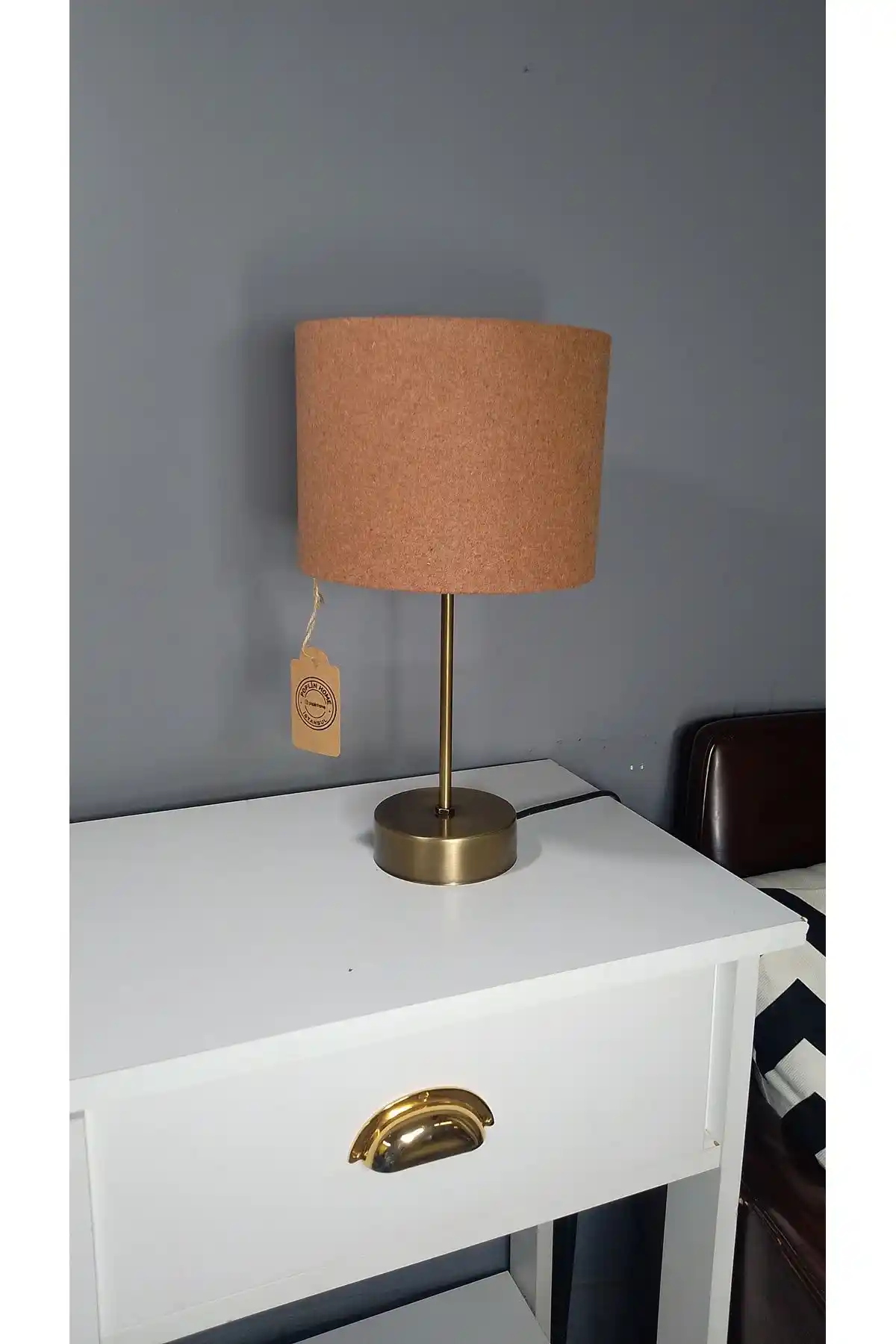 Abajur Ayaklarıyla Dekorasyonda Şıklık ve Fonksiyonellik Nasıl Sağlanır