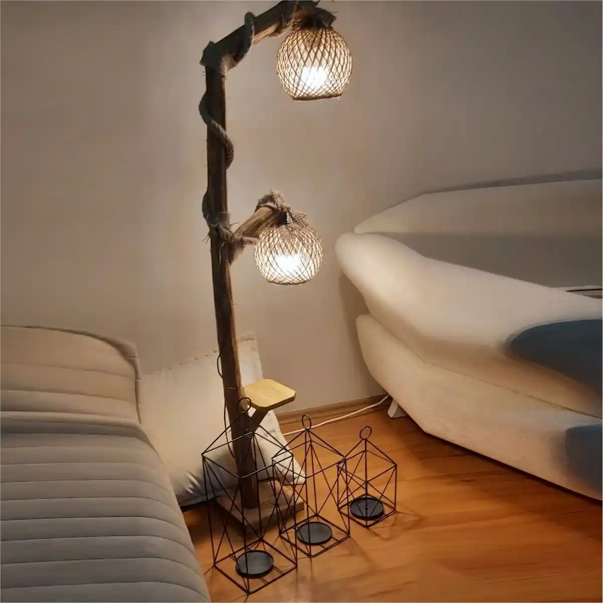 Abajur Uzun Modelleri ile Dekorasyonda Şıklık ve Fonksiyonellik Sağlama