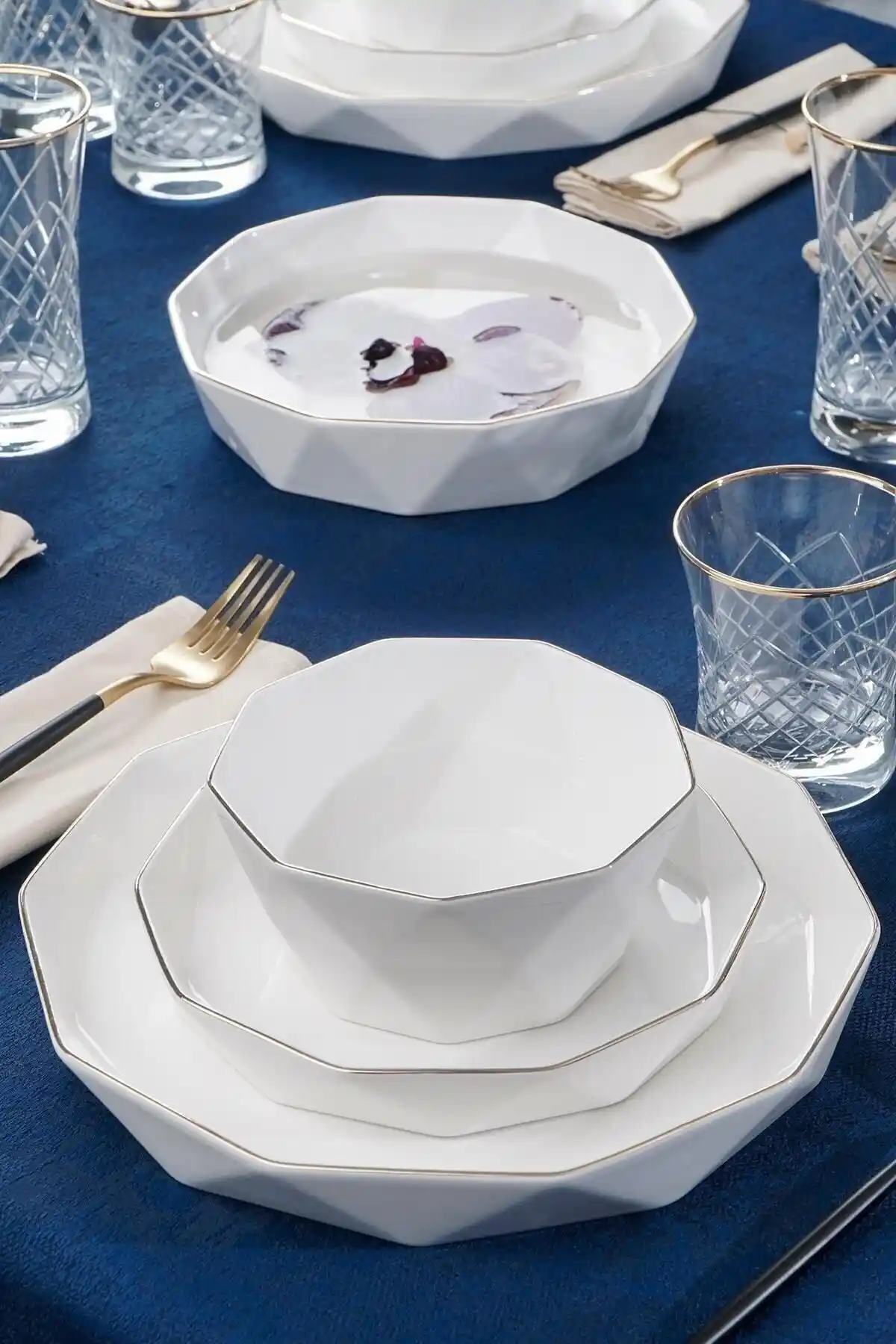 Acar Bianco Perla Yemek Takımıyla Modern ve Zarif Sofralar Yaratın