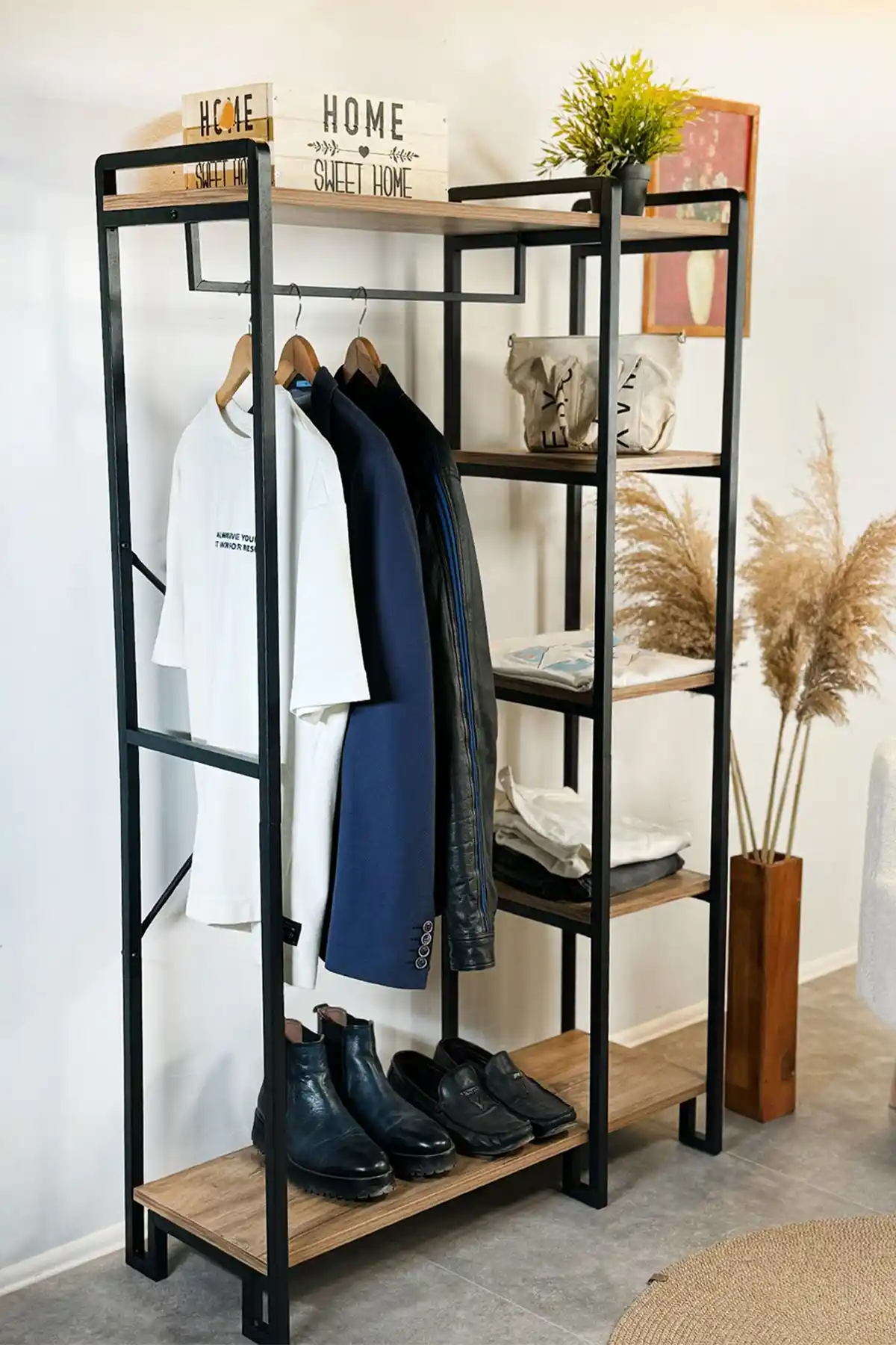 Açık Askılık Dekorasyonunda Şıklık ve İşlevsellik İçin Stil Önerileri