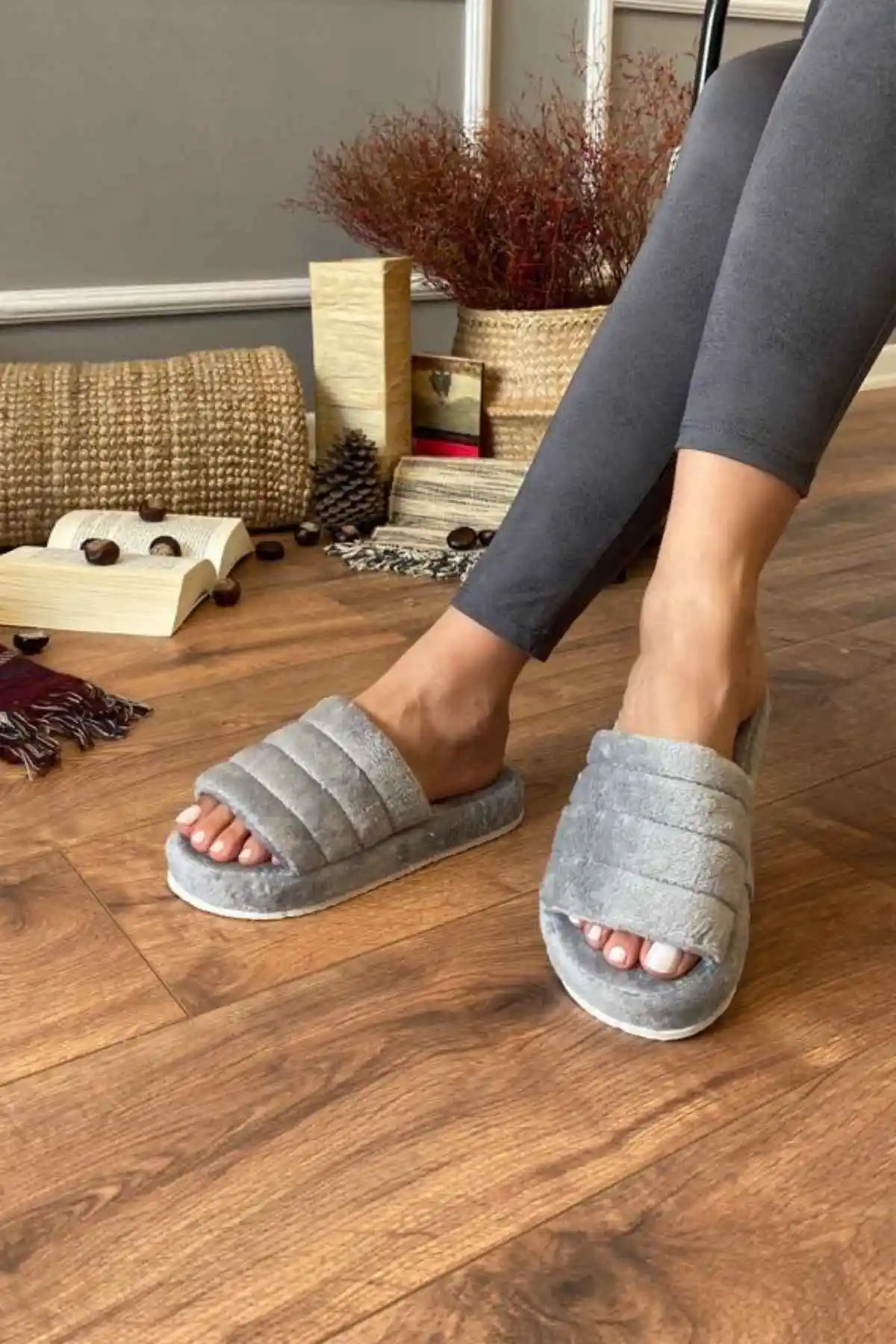 Açık Ev Terliği Dekorasyonda Konfor ve Estetiği Bir Arada Sunar