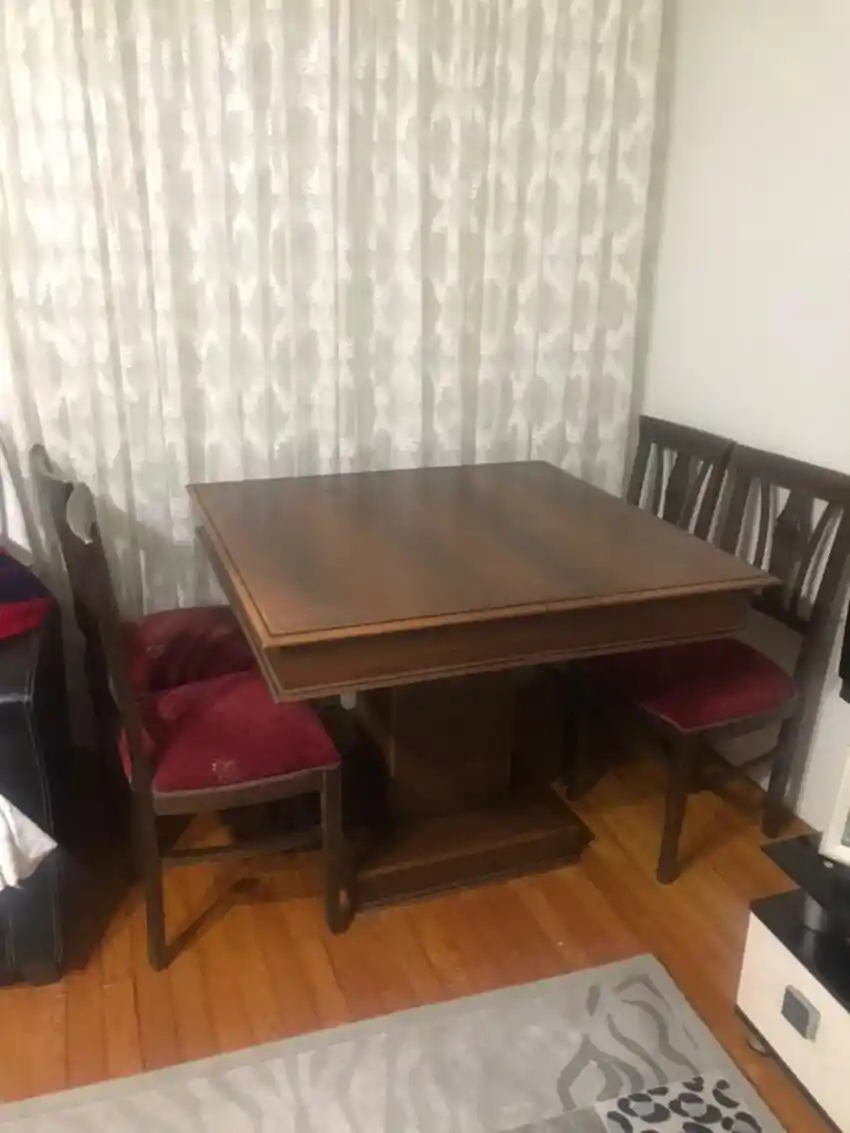 Açılabilir 12 Kişilik Yemek Masasıyla Ev Dekorasyonunuzu Geliştirin