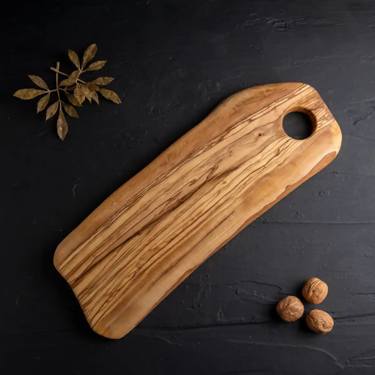 Ağaç Kesme Tahtalarıyla Dekorasyonda Doğallığın Gücü ve Estetik Kullanımı