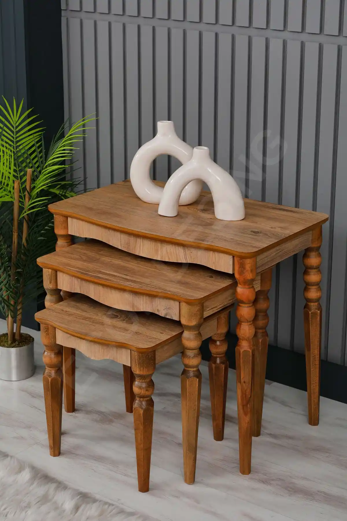 Ahşap 3’lü sehpa takımlarıyla ev dekorasyonunda şıklık ve fonksiyonellik sağlama