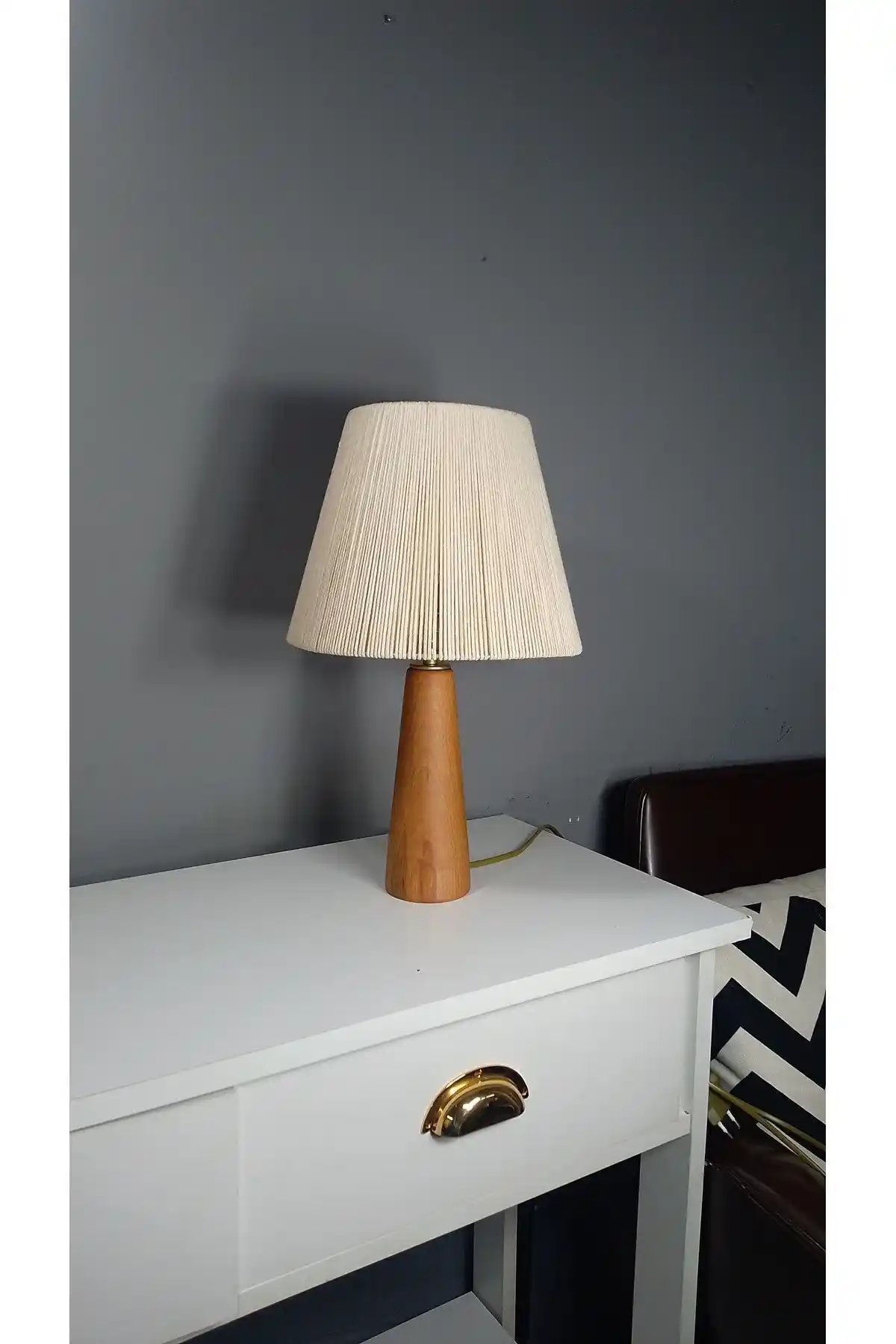 Ahşap Abajurlar ile Dekorasyonunuza Doğal ve Şık Bir Dokunuş Katın