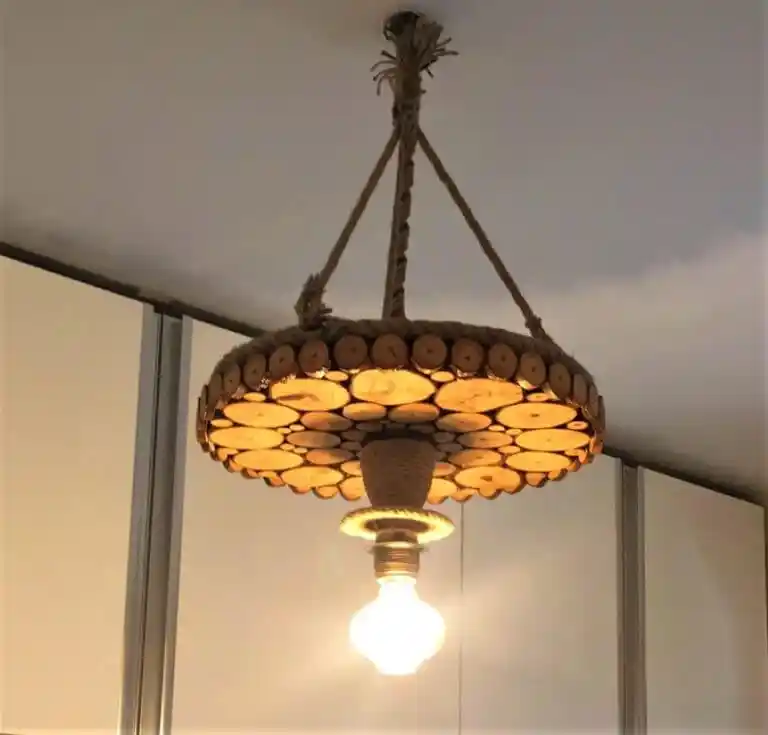 Ahşap Avize Modelleri ile Dekorasyonunuza Doğal ve Sıcak Dokunuşlar Katın