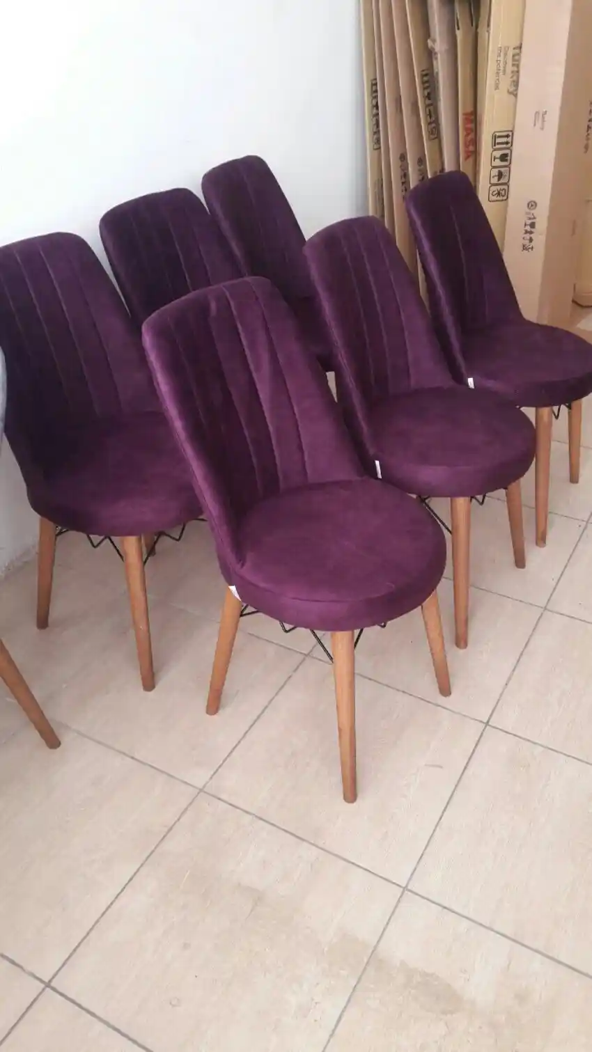 Ahşap Ayak Sandalye ile Dekorasyonda Doğal ve Zarif Dokunuşlar 2023