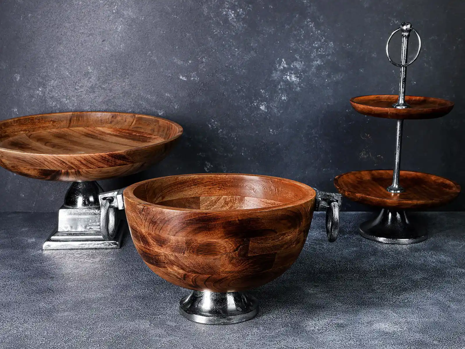 Ahşap Ayaklı Kaseler Dekorasyonda Şıklık ve İşlevselliğin Buluşması