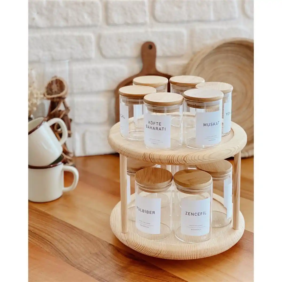 Ahşap Baharatlık ile Mutfak Dekorasyonunda Sıcak ve Doğal Atmosfer Yaratma İpuçları