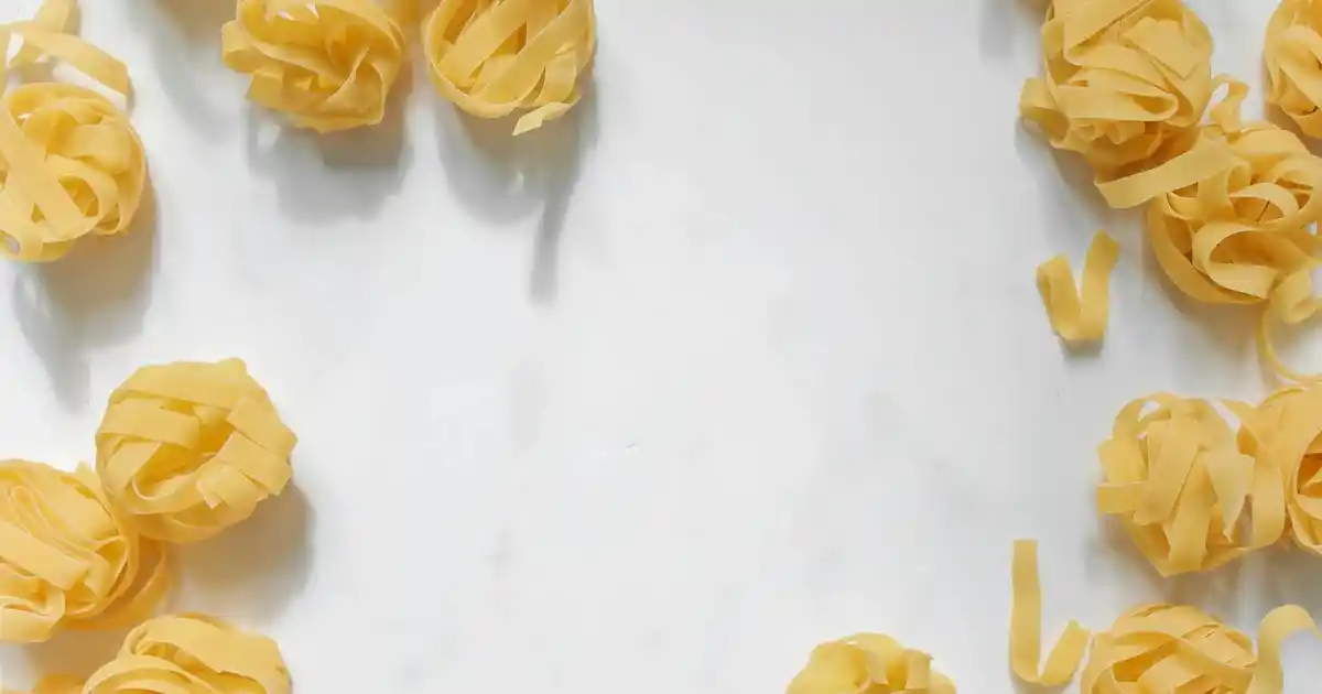 Ahşap Banyo Havlu Rafları ile Estetik ve Fonksiyonellik Sağlayan Dekorasyon Çözümleri