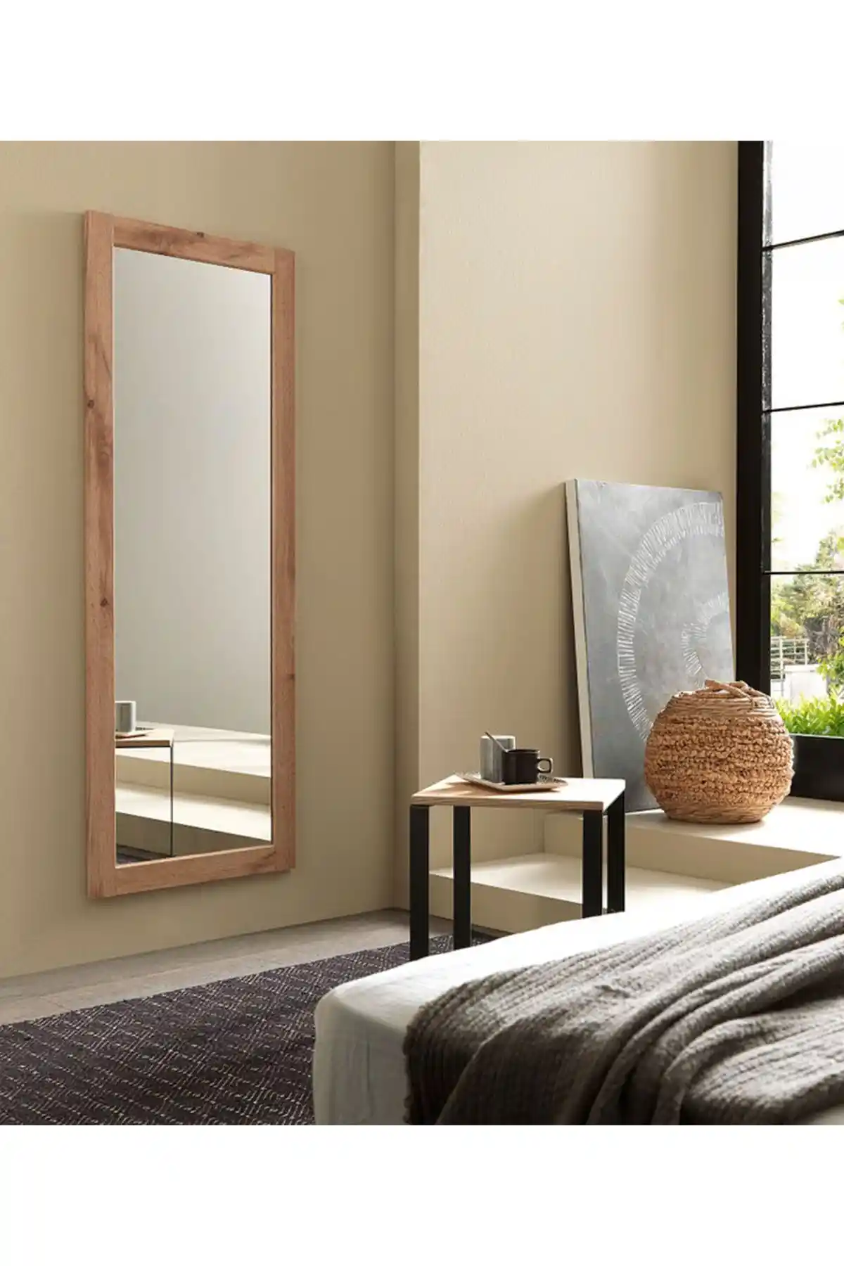 Ahşap Çerçeveli Boy Aynası ile Dekorasyonunuza Zarafet Katın ve Mekanlara Şıklık Getirin