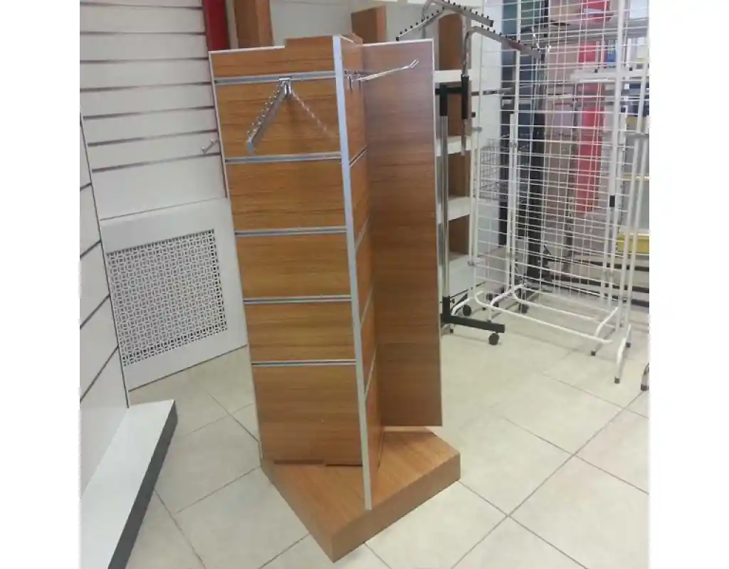 Ahşap Döner Standlar ile Mekan Dekorasyonunuza Doğal ve Şık Bir Dokunuş Ekleyin