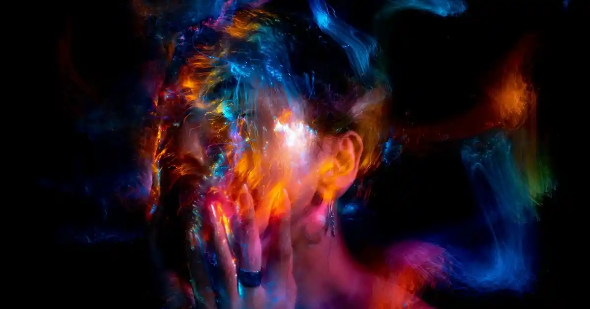 Ahşap Görünümlü Askılar ile Dekorasyonunuza Doğal ve Şık Bir Dokunuş Sağlayın