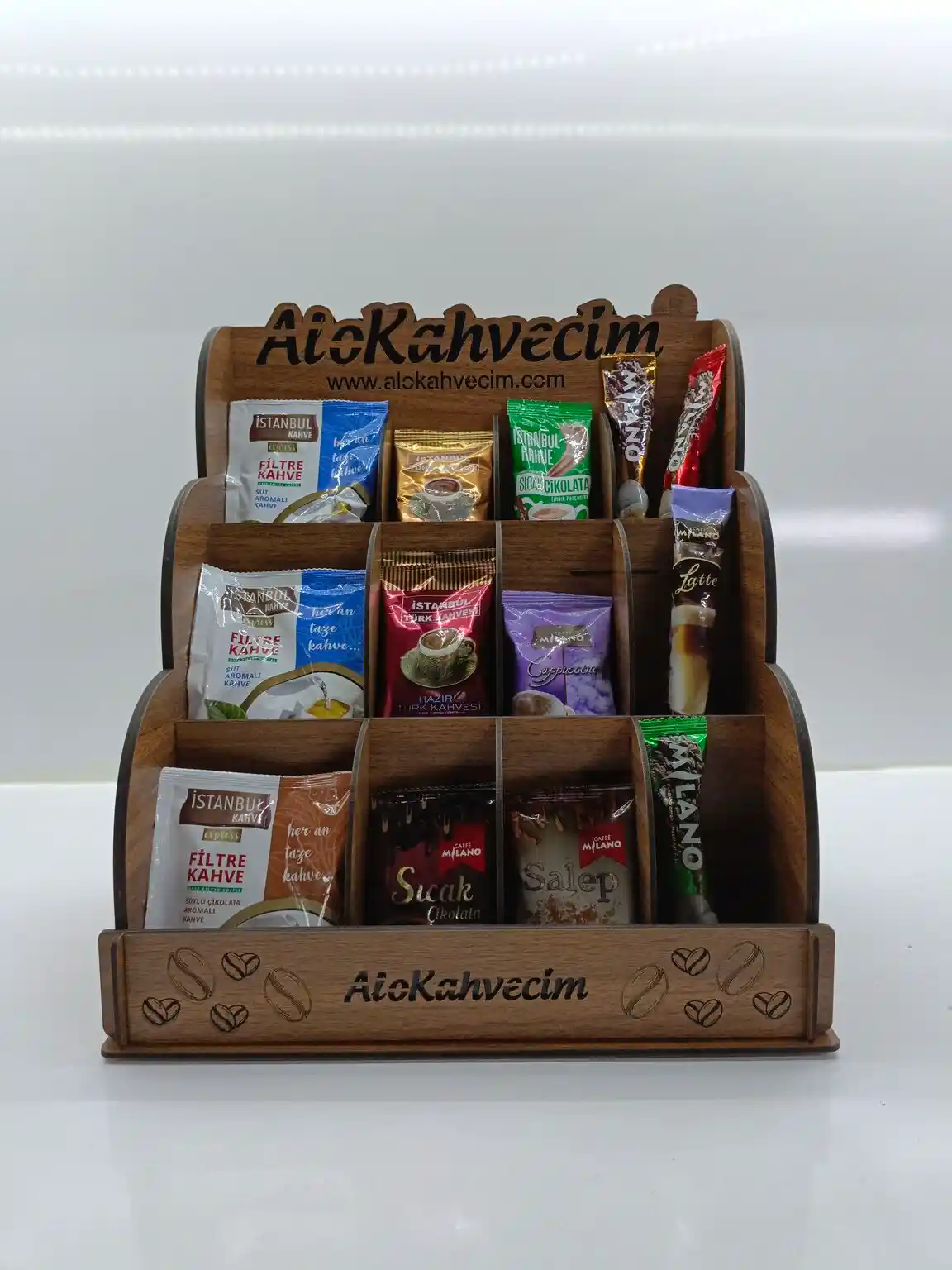 Ahşap Kahve Standları ile Dekorasyonunuza Şıklık ve Doğallık Katın