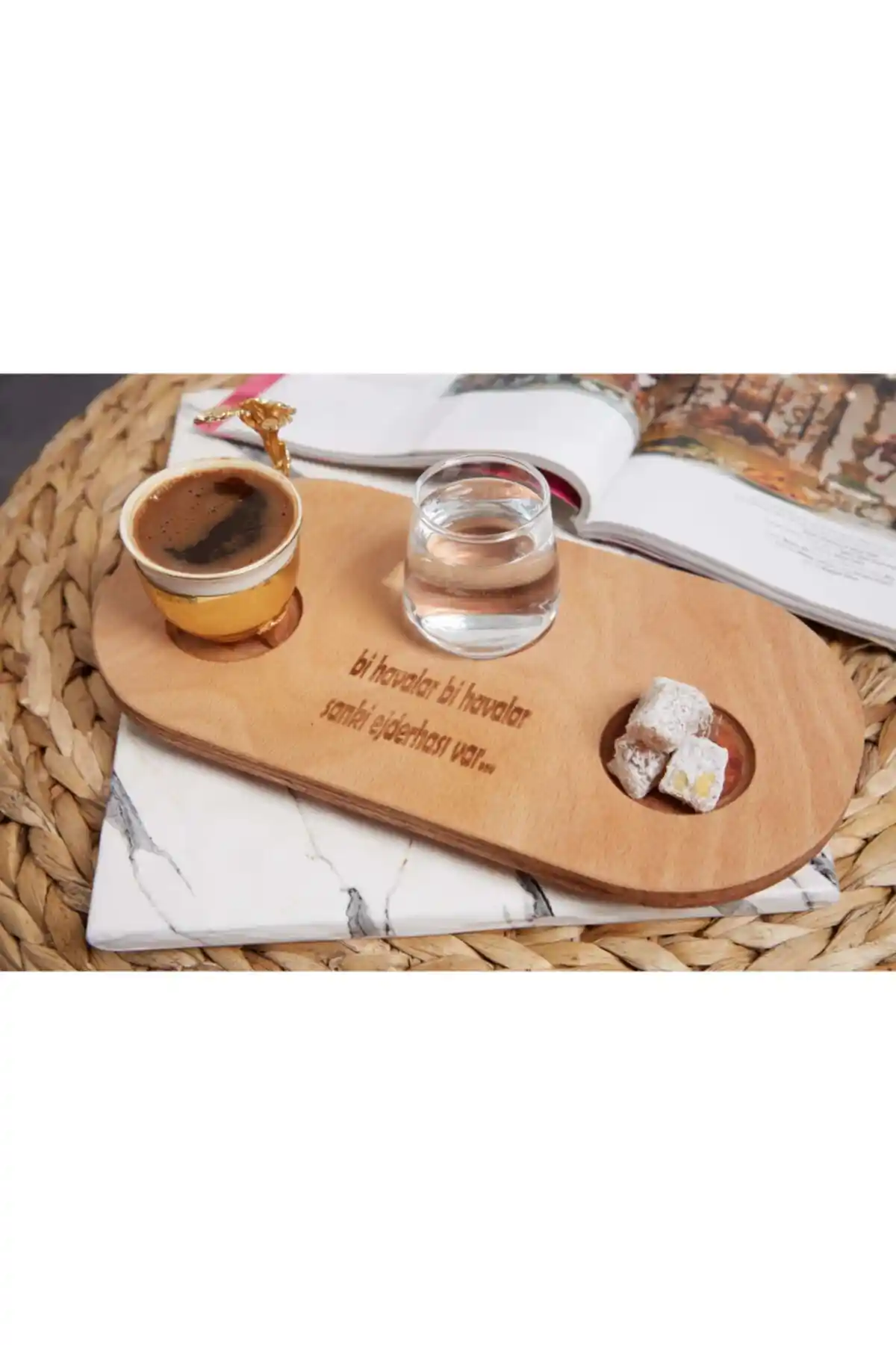 Ahşap Kahve Sunum Tabağı ile Dekorasyonda Şıklık ve Fonksiyonellik Sağlama