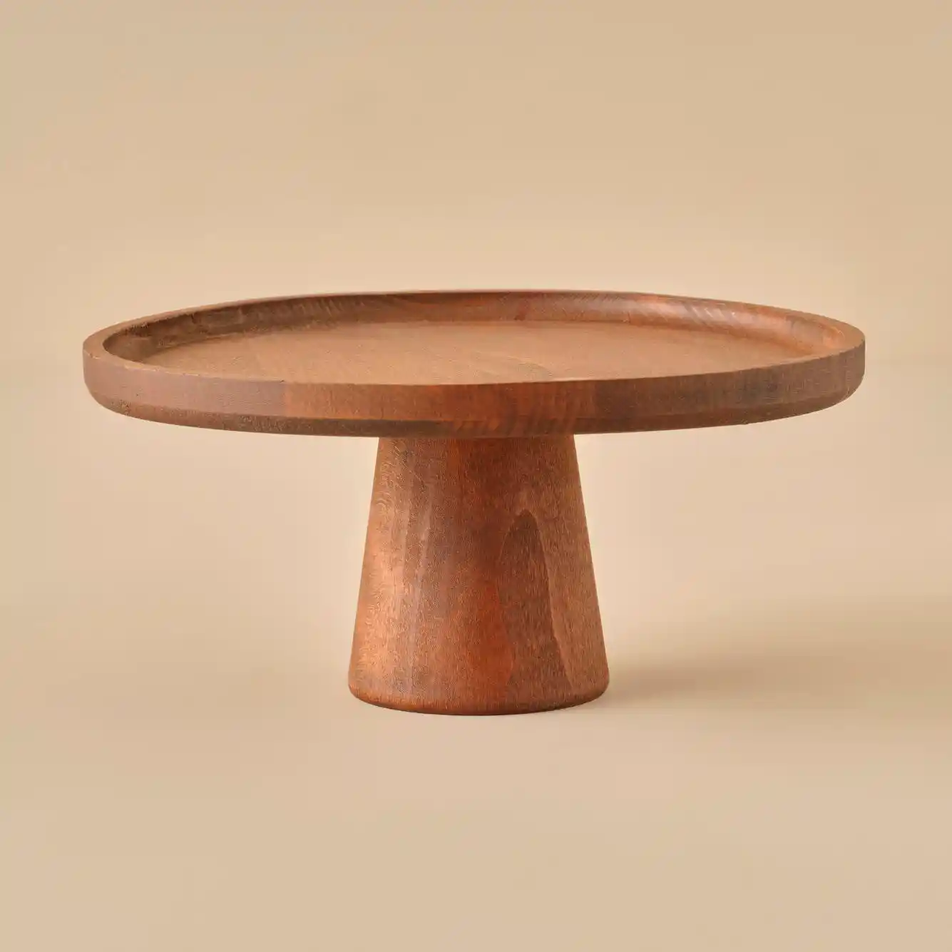 Ahşap Kek Standları ile Dekorasyonda Doğallık ve Şıklık Yaratmanın Yolları