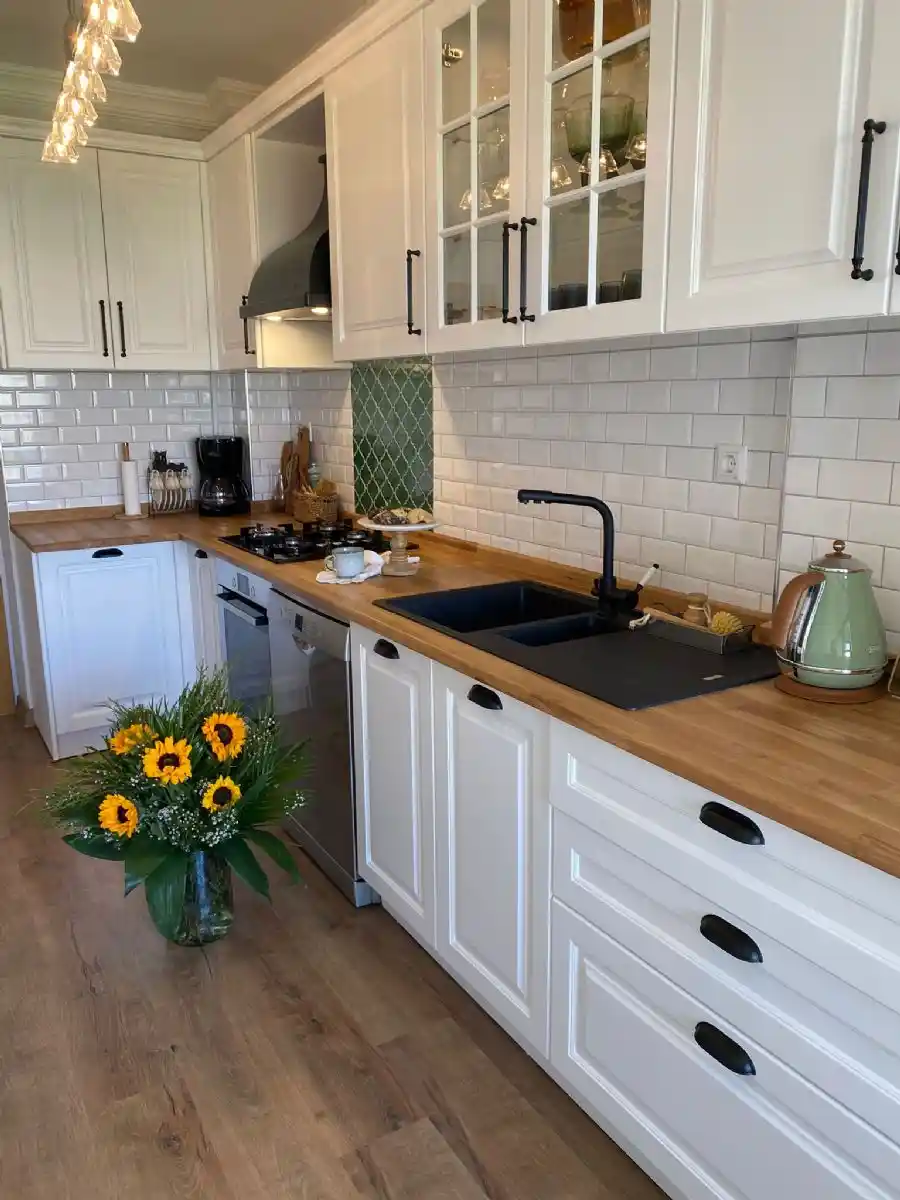 Ahşap Mutfak Dekorasyonu: Doğal ve Sıcak Atmosfer Yaratmanın Yolları