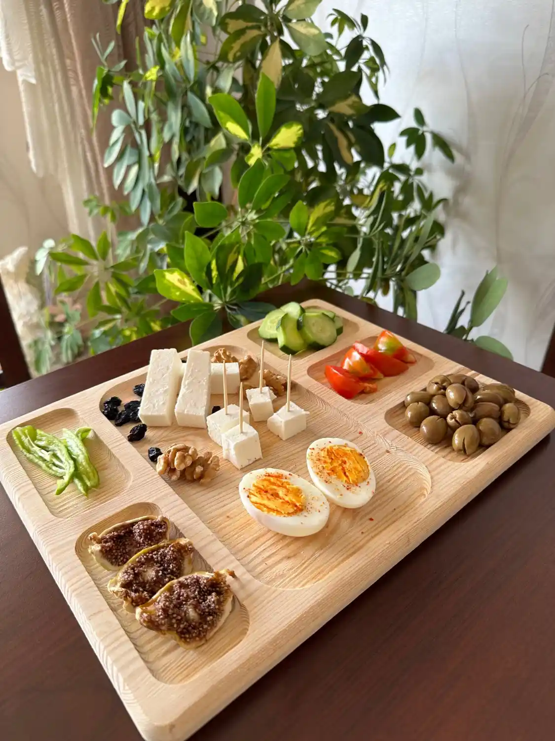 Ahşap Peynir Tabağıyla Dekorasyonun Zarif ve Doğal Dokunuşları