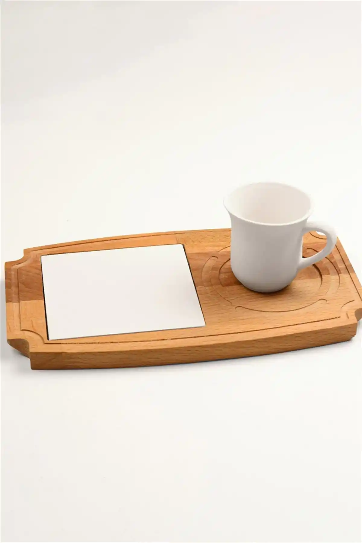 Ahşap Sunum Tepsileri ile Dekorasyonda Şıklık ve İşlevsellik Nasıl Sağlanır