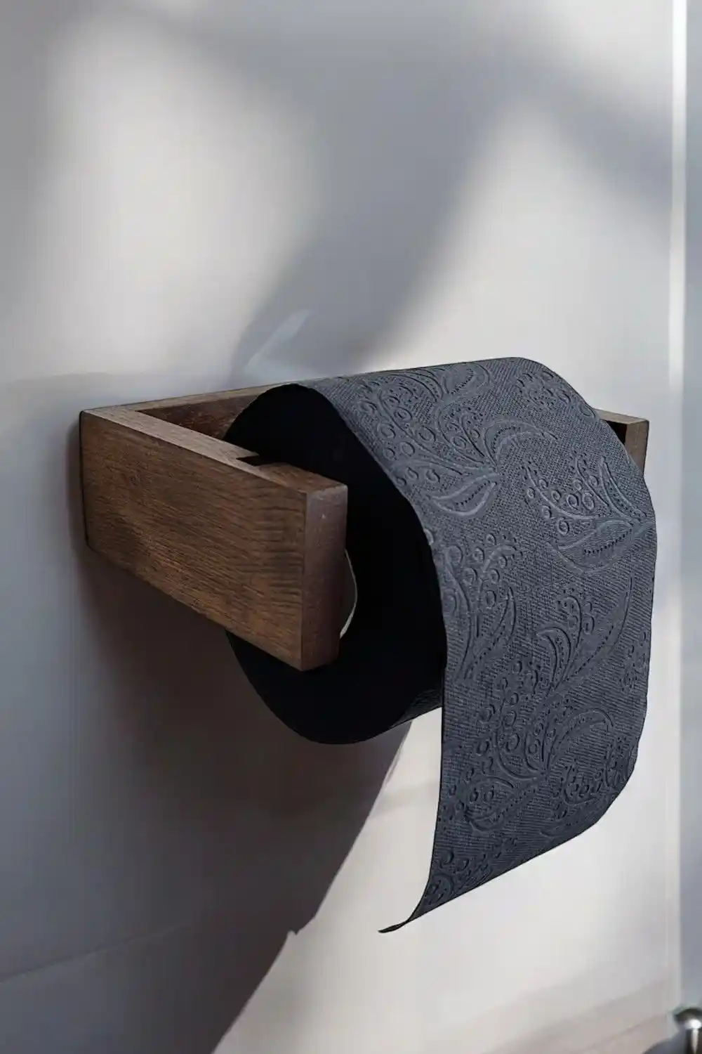 Ahşap Tuvalet Kağıdı Standları ile Banyolarınıza Şıklık ve İşlevsellik Katın