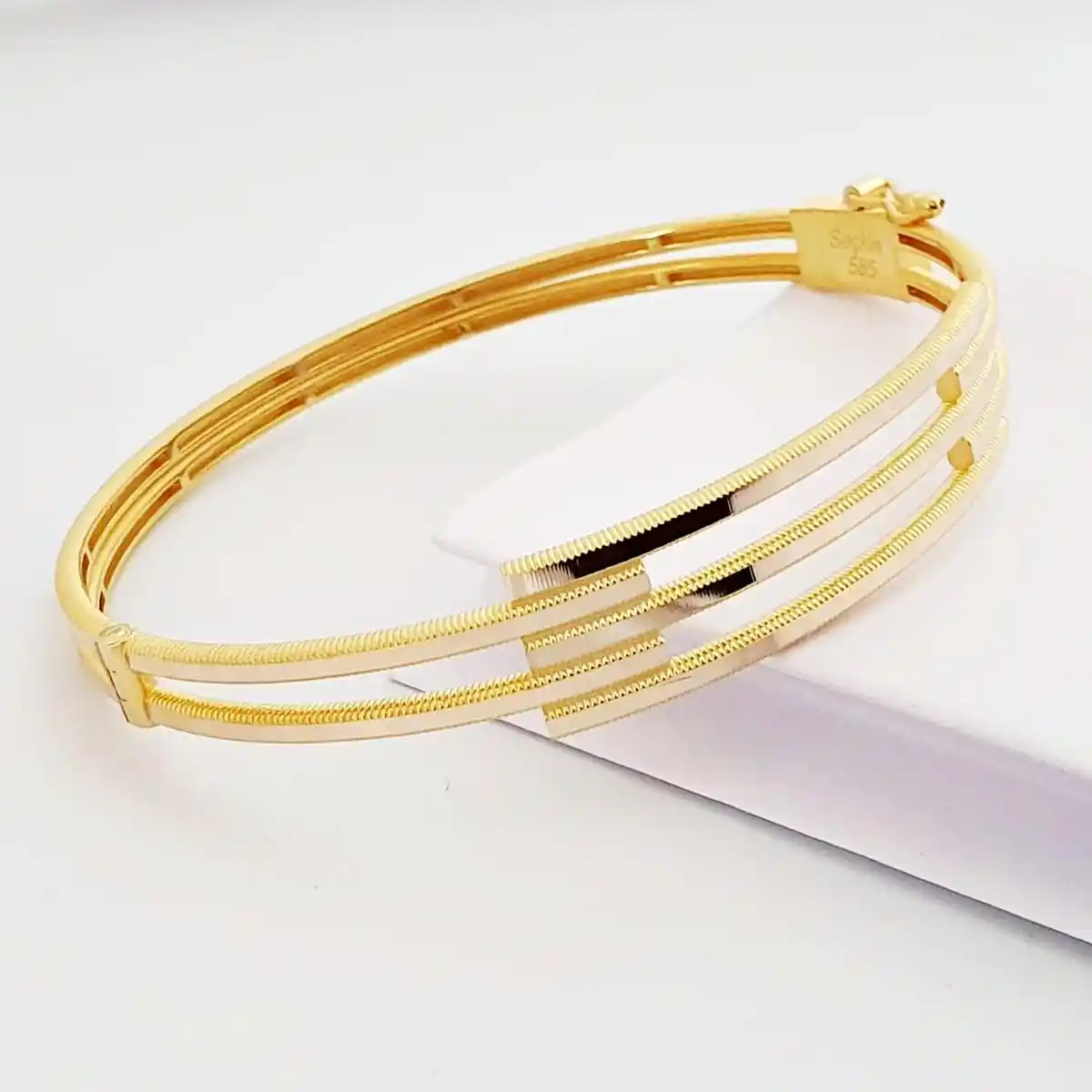 Ajda Bilezikleri: Modern Tasarımlarla Dekorasyon ve Şıklığın Buluşması