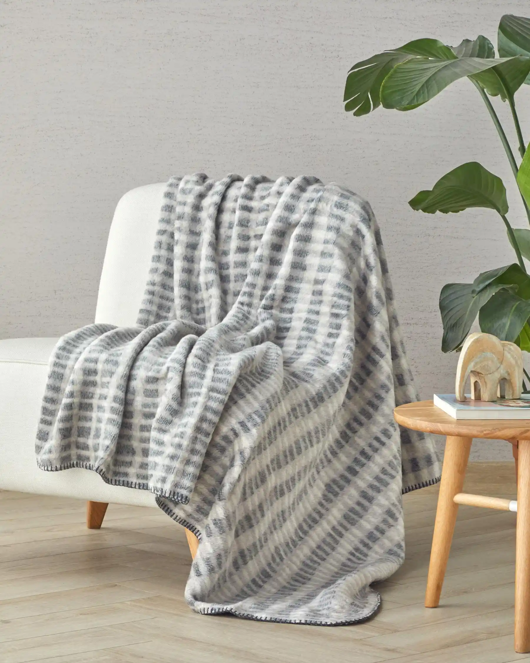 Akrilik Battaniyeler ile Dekorasyonda Konfor ve Estetiğin Uyumunu Yakala