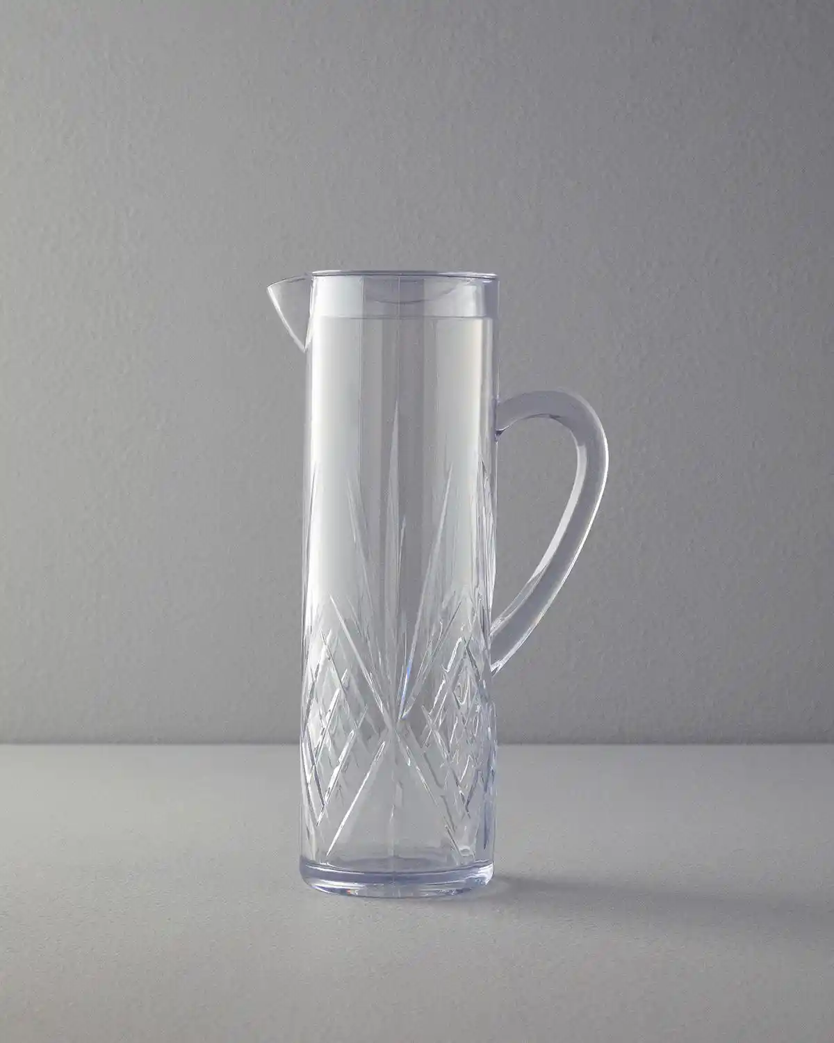 Akrilik Sürahi ile Modern ve Şık Dekorasyon Fikirleri ve Kullanım İpuçları