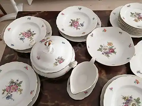 Alman Yemek Takımları: Dekorasyonda Zarafet ve İşlevselliğin Mükemmel Uyumu