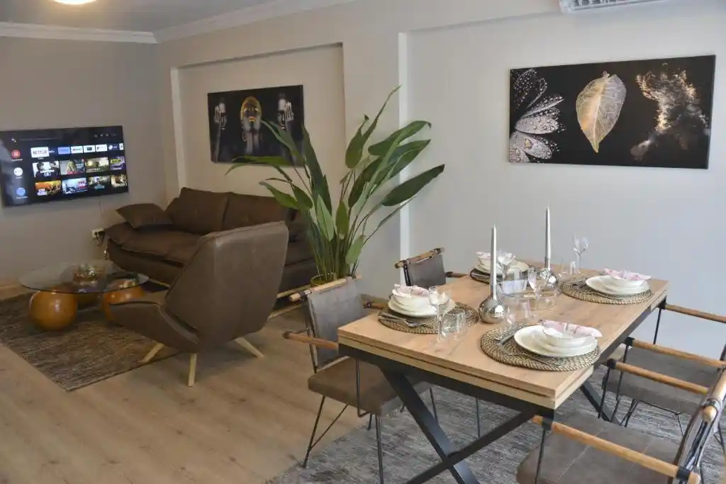 Alsancak İngiliz Evi Dekorasyonunda Modern ve Zarif Dokunuşlar