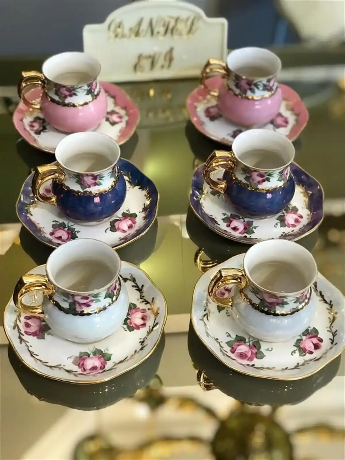 Altılı Kahve Fincan Takımlarıyla Dekorasyonunuzu Zenginleştirin ve Şıklık Katın