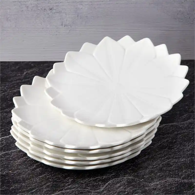 Altılı Pasta Tabağı Dekorasyonunda Şıklık ve Fonksiyonellik Yöntemleri