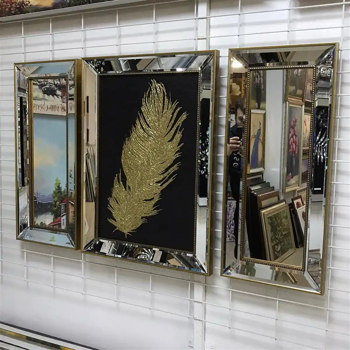 Altın Çerçeveli Tablo Dekorasyonunda Zarafetin Simgesi ve Dekorasyon İpuçları