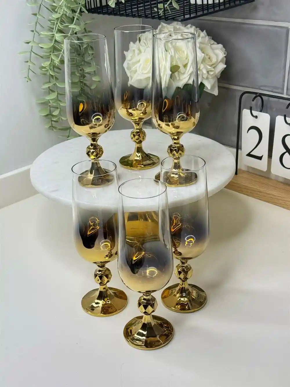 Altın Detaylı Kahve Yanı Su Bardaklarıyla Dekorasyonda Zarafeti Yakalayın